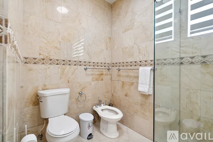 Miami House: 7350 SW 31st St