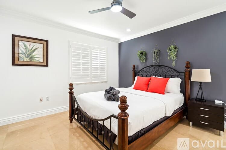Miami House: 7350 SW 31st St