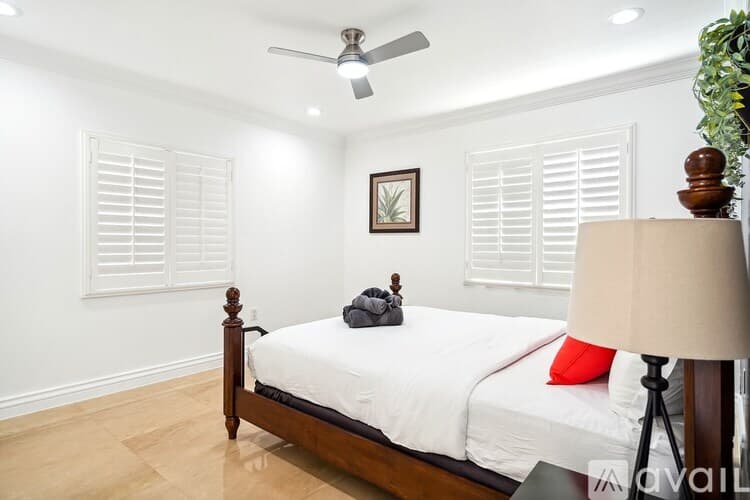 Miami House: 7350 SW 31st St