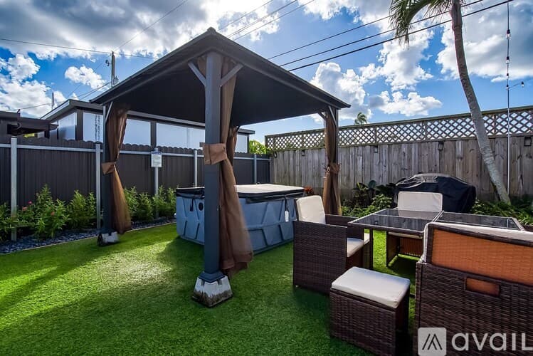 Miami House: 7350 SW 31st St
