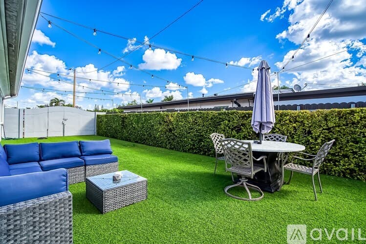 Miami House: 7350 SW 31st St