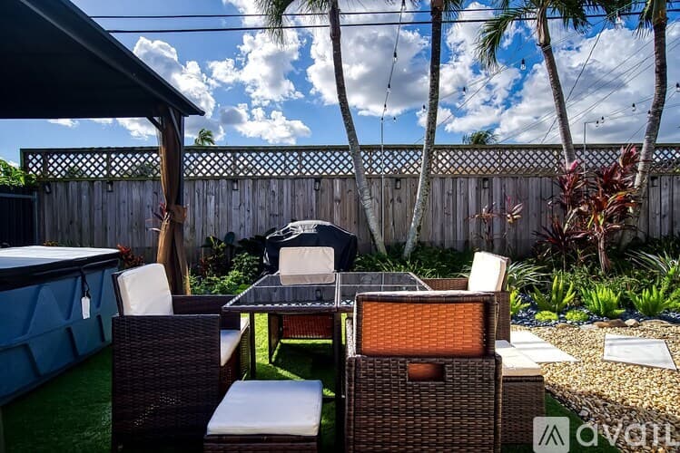 Miami House: 7350 SW 31st St