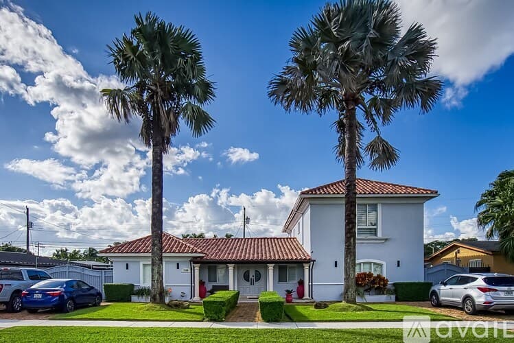 Miami House: 7350 SW 31st St