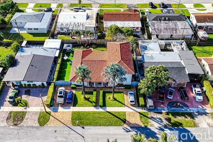 Miami House: 7350 SW 31st St