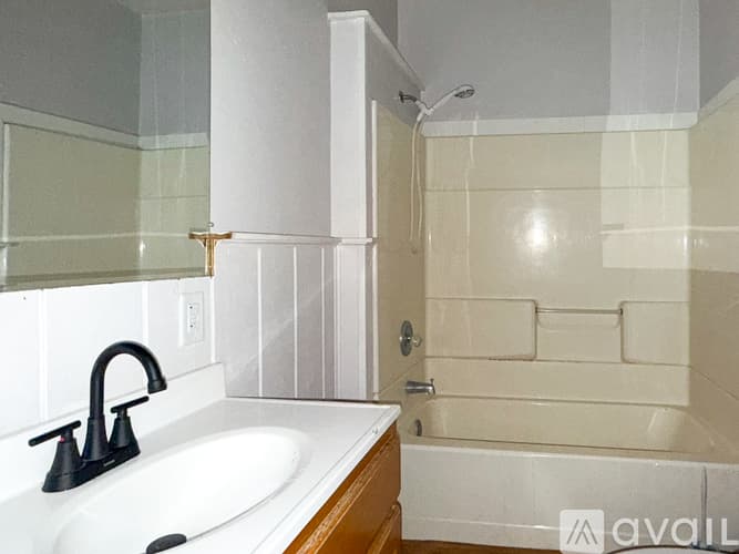 Nelsonville Apartment: 301 Fort Street