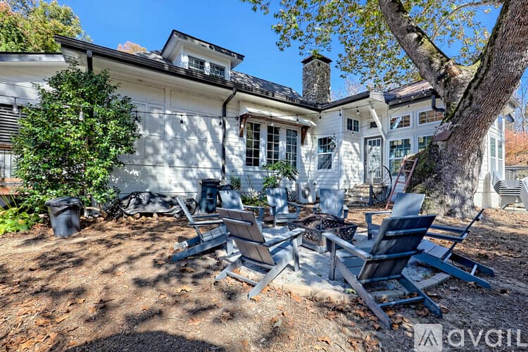 Clayton House: 171 Timpson Cove Rd