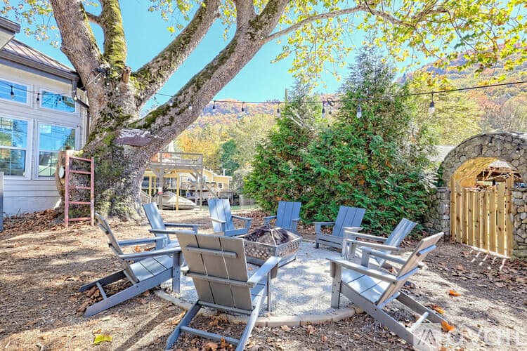 Clayton House: 171 Timpson Cove Rd