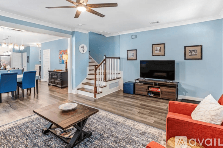 Savannah House: 619 East Henry Street