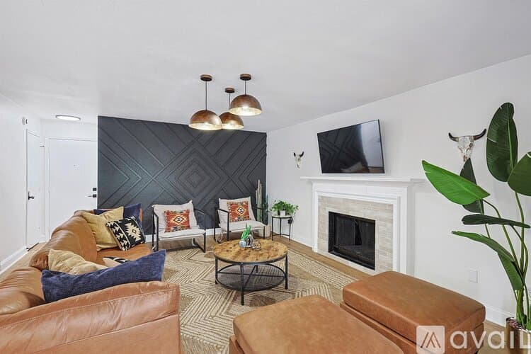 North Richland Hills House: 6872 Greenleaf Dr
