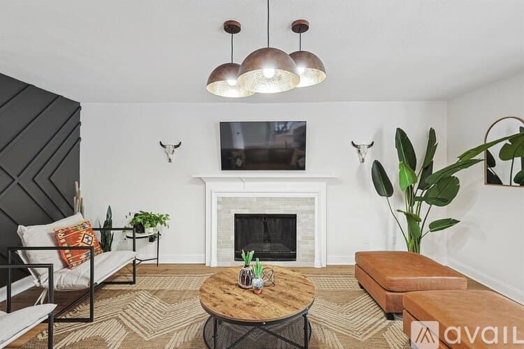 North Richland Hills House: 6872 Greenleaf Dr