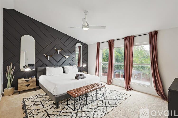 North Richland Hills House: 6872 Greenleaf Dr