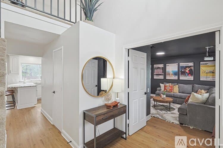 North Richland Hills House: 6872 Greenleaf Dr