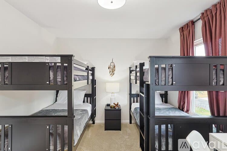 North Richland Hills House: 6872 Greenleaf Dr