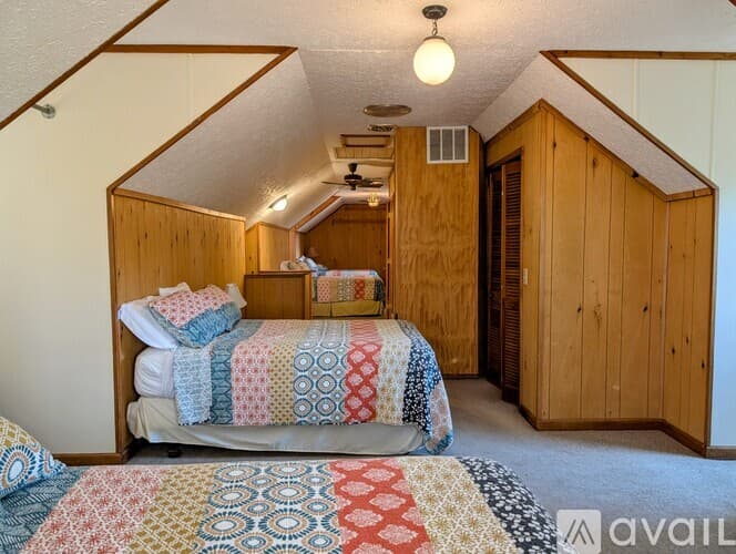 Dillard House: 729 Chalet Village Dr