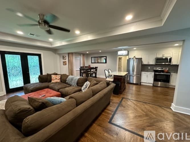 Atlanta House: 2225 Beecher Cir SW Blue