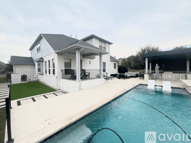 Lakeway House: 102 Waverly Spire Court