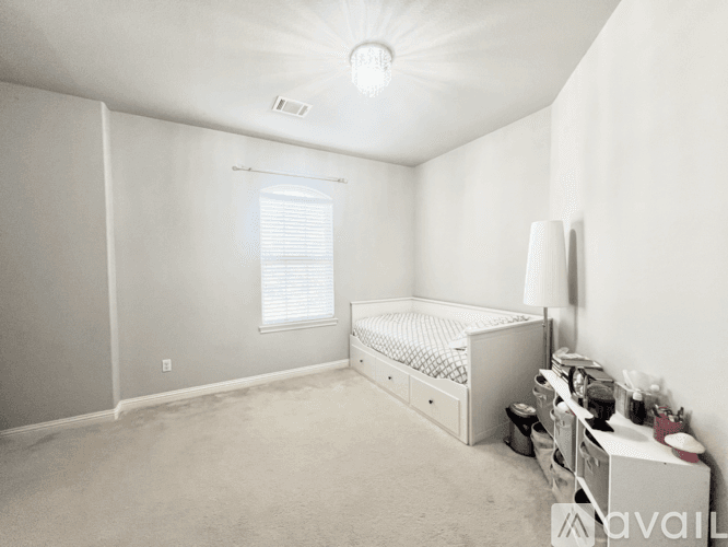 Lakeway House: 102 Waverly Spire Court