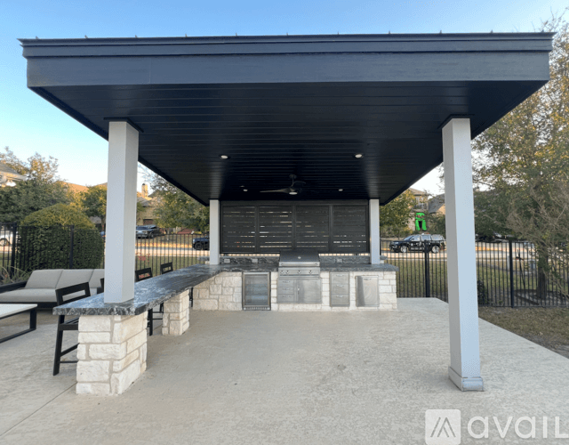 Lakeway House: 102 Waverly Spire Court