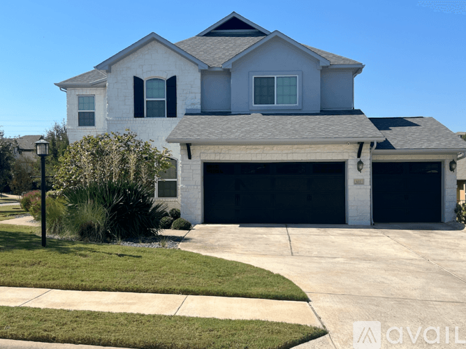 Lakeway House: 102 Waverly Spire Court