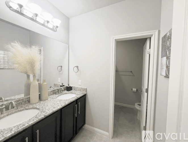 Lakeway House: 102 Waverly Spire Court