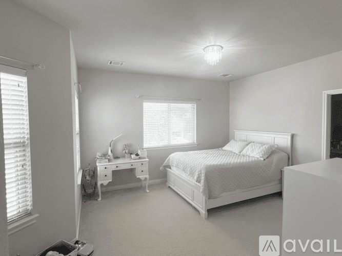 Lakeway House: 102 Waverly Spire Court
