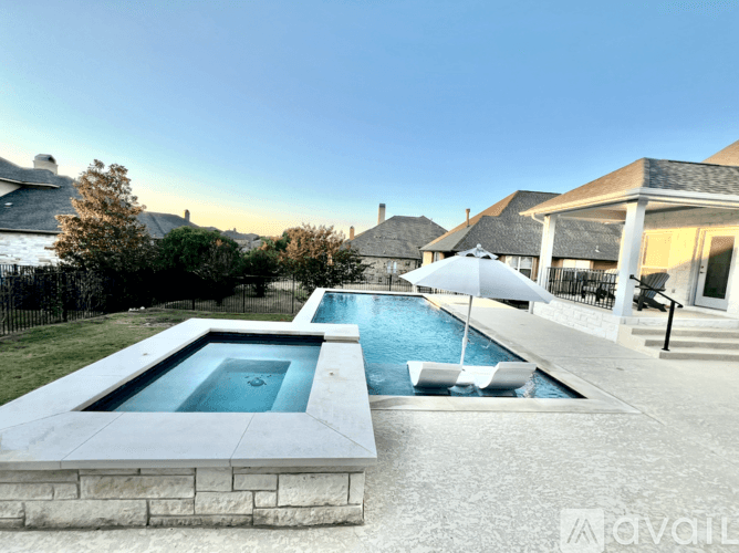 Lakeway House: 102 Waverly Spire Court