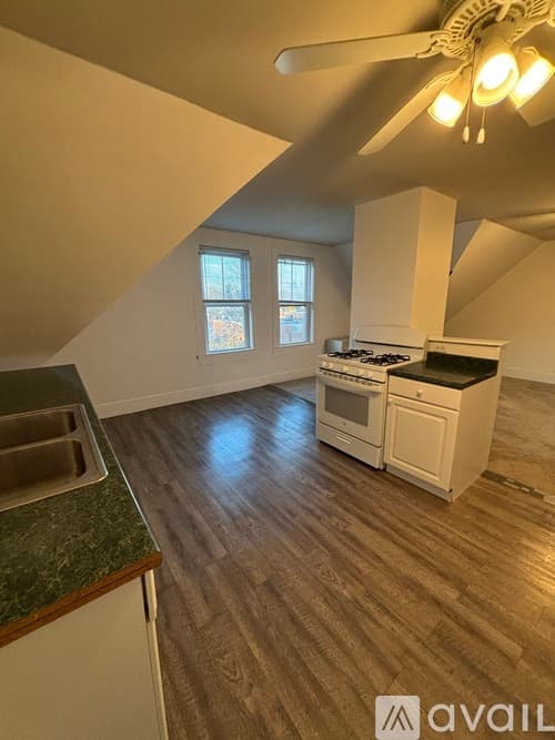 Exeter Apartment: 32 Lincoln Street