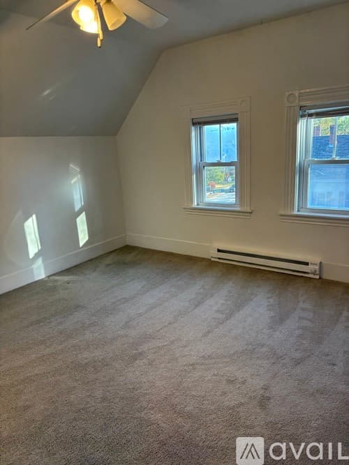 Exeter Apartment: 32 Lincoln Street