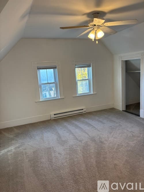 Exeter Apartment: 32 Lincoln Street