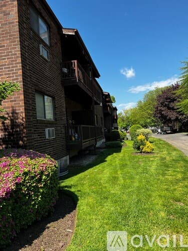 Stratford Condo: 235 Henry Ave
