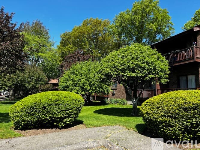 Stratford Condo: 235 Henry Ave