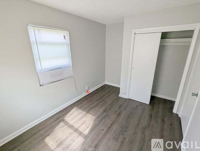 West Palm Beach Apartment: 421 Revere Rd