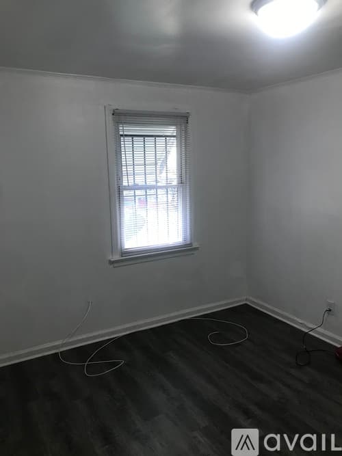 Kinston House: 604 E Highland Ave