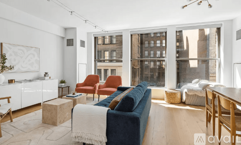 New York Apartment: 21 W 19th St