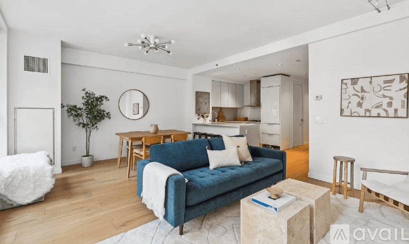 New York Apartment: 21 W 19th St