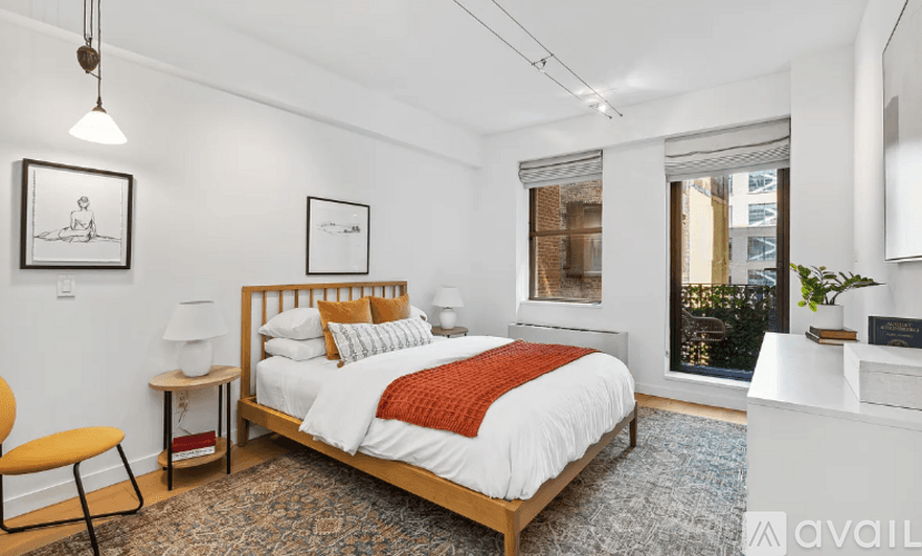 New York Apartment: 21 W 19th St