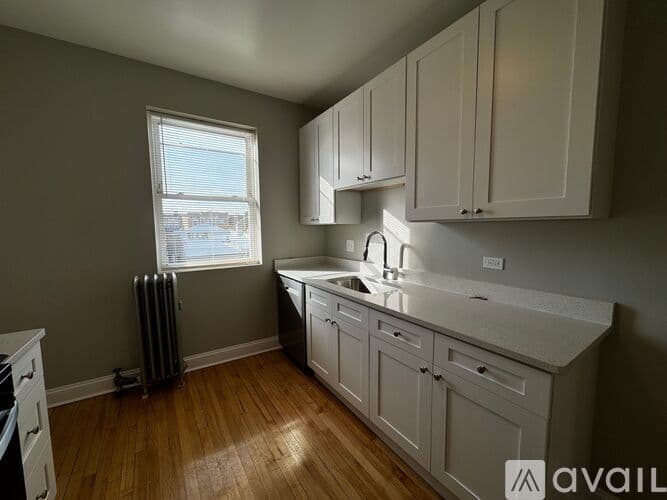 Chicago Apartment: 4904 N St Louis Ave