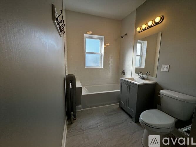 Chicago Apartment: 4904 N St Louis Ave