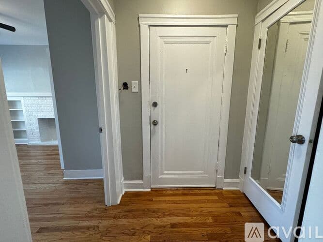 Chicago Apartment: 4904 N St Louis Ave