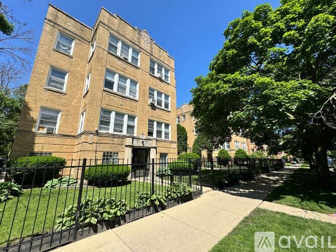 Chicago Apartment: 4904 N St Louis Ave
