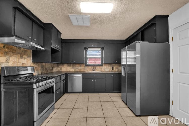 Fort Worth House: 3905 Dakota Trail