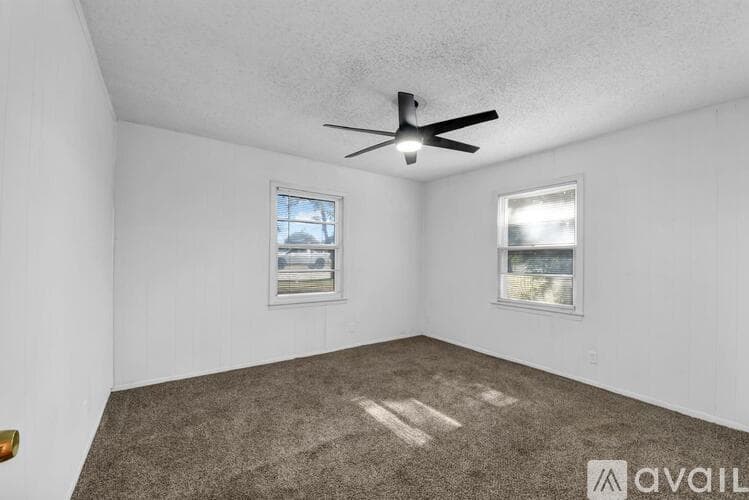 Fort Worth House: 3905 Dakota Trail
