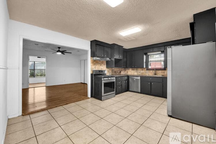 Fort Worth House: 3905 Dakota Trail