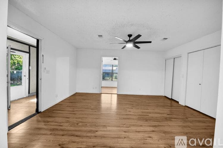 Fort Worth House: 3905 Dakota Trail
