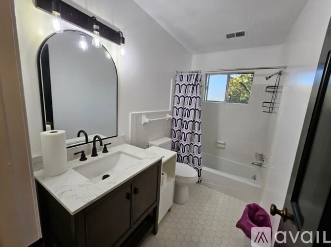 Memphis House: 2750 Tangbourne Drive