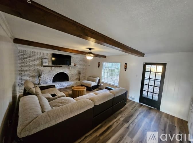 Memphis House: 2750 Tangbourne Drive