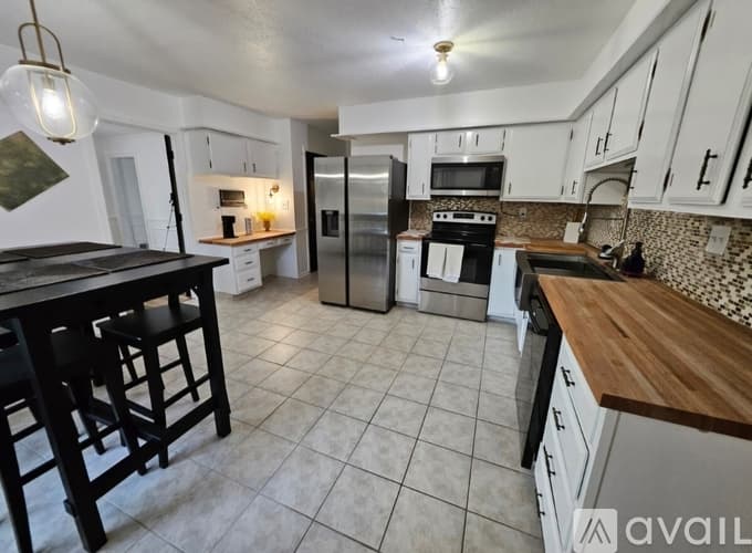 Memphis House: 2750 Tangbourne Drive