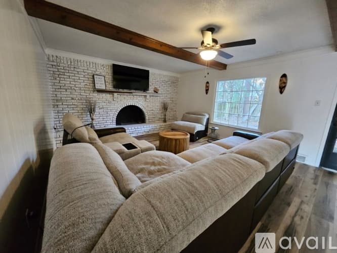 Memphis House: 2750 Tangbourne Drive