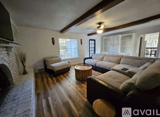 Memphis House: 2750 Tangbourne Drive