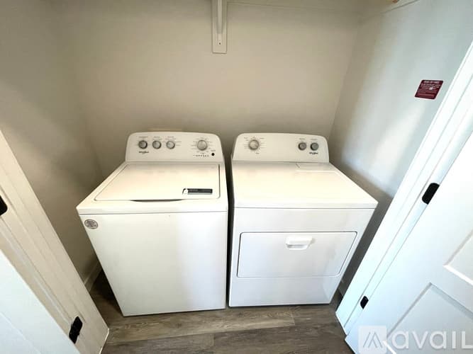 Leander Condo: 8421 183